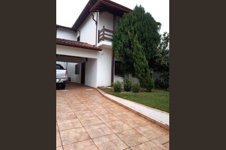 Casa à venda com 278m², 5 quartos e 6 vagas Casa à venda com 278m², 5 quartos e 6 vagasFoto 01