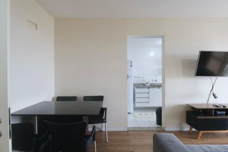 Sala de apartamento para alugar com 2 quartos, 70m² em Parque Enseada, Guarujá