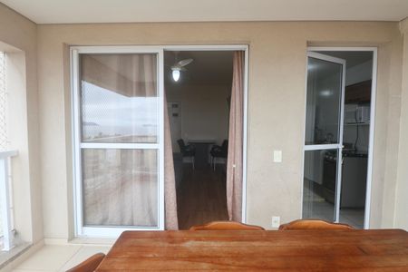 Apartamento para alugar com 70m², 2 quartos e 2 vagasVaranda