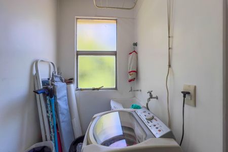 Apartamento à venda com 57m², 2 quartos e 1 vagaCozinha e área de serviço 