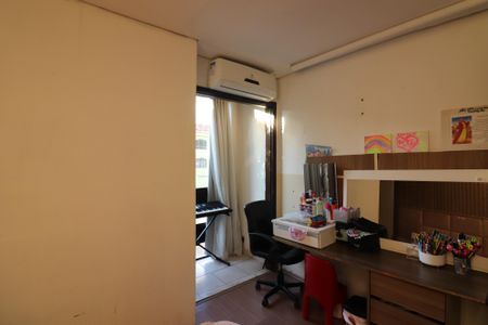 Casa à venda com 259m², 3 quartos e 6 vagasSuíte  3