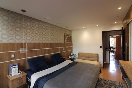 Casa à venda com 259m², 3 quartos e 6 vagasSuíte 1