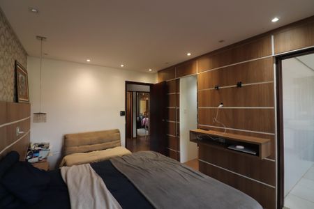 Casa à venda com 259m², 3 quartos e 6 vagasSuíte 1