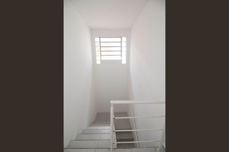 Casa para alugar com 100m², 2 quartos e sem vaga Casa para alugar com 100m², 2 quartos e sem vagaEscada