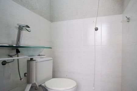 Casa à venda com 160m², 4 quartos e 1 vagaBanheiro do quintal