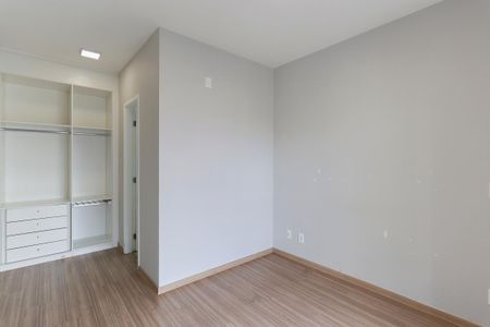 Apartamento à venda com 69m², 2 quartos e 2 vagasSuíte 1
