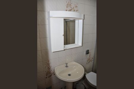 Casa para alugar com 93m², 2 quartos e 1 vaga Casa para alugar com 93m², 2 quartos e 1 vagaDetalhe - Banheiro Social