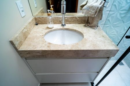 Casa de condomínio para alugar com 167m², 3 quartos e 4 vagasBanheiro da Suíte 3