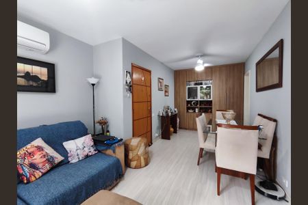 Apartamento à venda com 73m², 2 quartos e 1 vaga Apartamento à venda com 73m², 2 quartos e 1 vagaSala