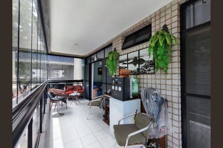 Apartamento à venda com 73m², 2 quartos e 1 vaga Apartamento à venda com 73m², 2 quartos e 1 vagaVaranda