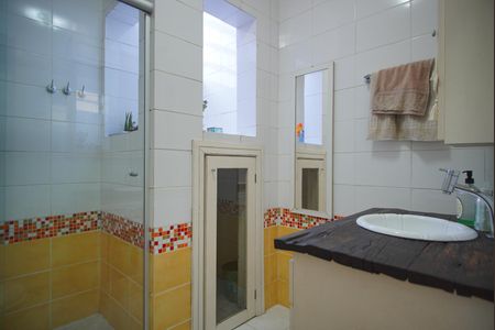 Apartamento à venda com 90m², 2 quartos e 1 vagaBanheiro Corredor