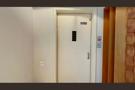 Apartamento à venda com 200m², 3 quartos e 2 vagasHall