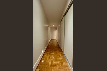 Apartamento à venda com 200m², 3 quartos e 2 vagasCorredor Quartos