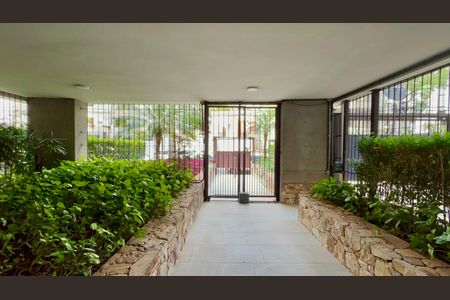 Apartamento à venda com 200m², 3 quartos e 2 vagasEntrada