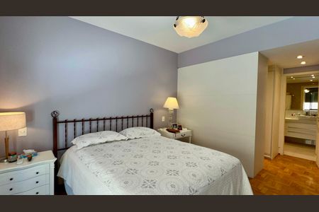 Apartamento à venda com 200m², 3 quartos e 2 vagasSuíte 3