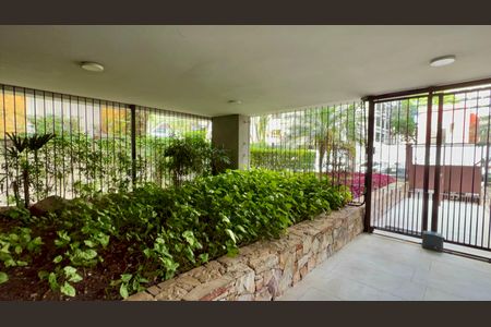 Apartamento à venda com 200m², 3 quartos e 2 vagasEntrada