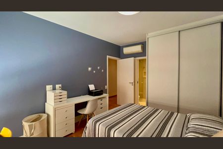 Apartamento à venda com 200m², 3 quartos e 2 vagasSuíte 2