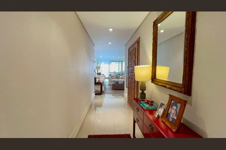 Apartamento à venda com 200m², 3 quartos e 2 vagasCorredor