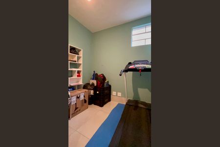 Apartamento à venda com 200m², 3 quartos e 2 vagasEscritório