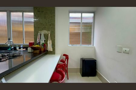 Apartamento à venda com 200m², 3 quartos e 2 vagasCopa