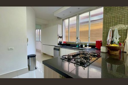 Apartamento à venda com 200m², 3 quartos e 2 vagasCozinha