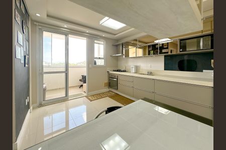 Apartamento para alugar com 120m², 2 quartos e 2 vagasCozinha