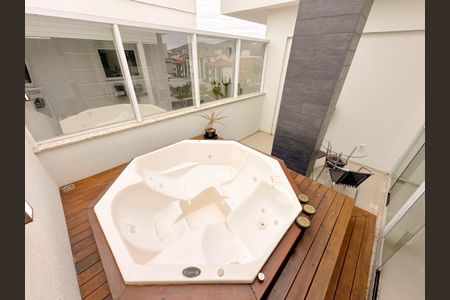 Apartamento para alugar com 110m², 2 quartos e 1 vagaPiscina