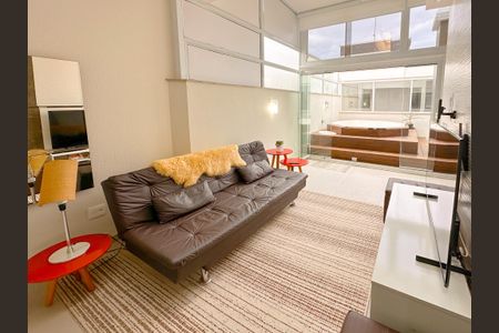 Sala de apartamento para alugar com 2 quartos, 110m² em Canasvieiras, Florianópolis