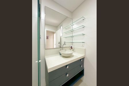 Apartamento para alugar com 120m², 2 quartos e 2 vagasBanheiro