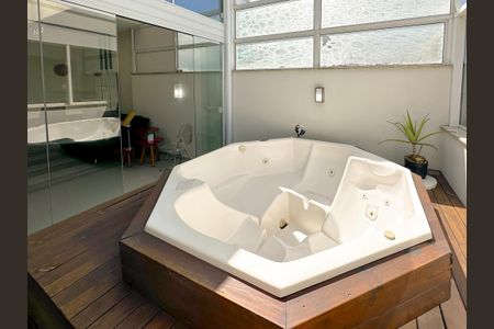 Apartamento para alugar com 120m², 2 quartos e 2 vagasPiscina