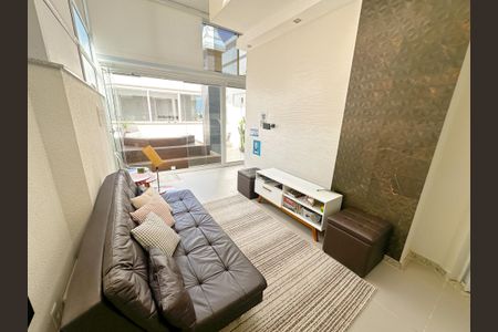 Sala de apartamento para alugar com 2 quartos, 120m² em Canasvieiras, Florianópolis