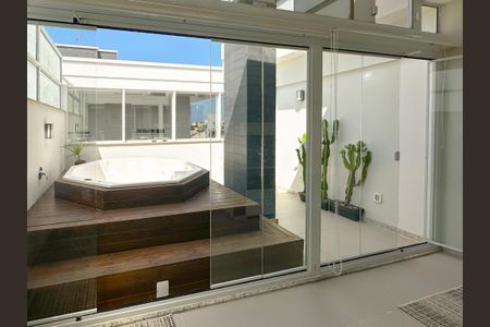 Sala de apartamento para alugar com 2 quartos, 120m² em Canasvieiras, Florianópolis