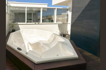 Apartamento para alugar com 120m², 2 quartos e 2 vagasPiscina