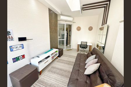 Apartamento para alugar com 120m², 2 quartos e 2 vagasSala