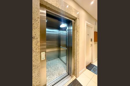 Apartamento para alugar com 120m², 2 quartos e 2 vagasElevador