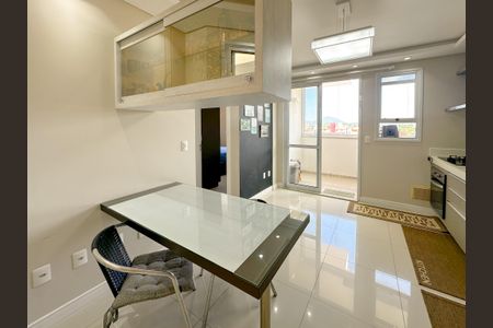 Apartamento para alugar com 120m², 2 quartos e 2 vagasCozinha