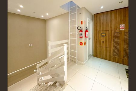 Apartamento para alugar com 120m², 2 quartos e 2 vagasEscada