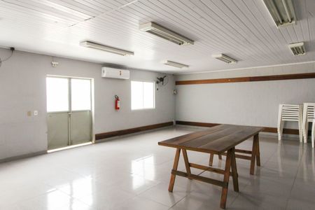 Apartamento para alugar com 47m², 2 quartos e 1 vaga Apartamento para alugar com 47m², 2 quartos e 1 vagaÁrea comum - Salão de festas
