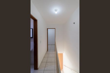 Casa à venda com 94m², 4 quartos e 1 vaga Casa à venda com 94m², 4 quartos e 1 vagaCorredor