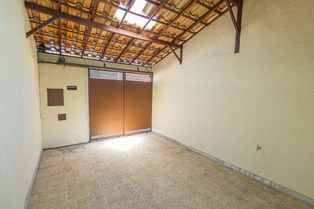 Casa à venda com 70m², 2 quartos e 1 vagagaragem