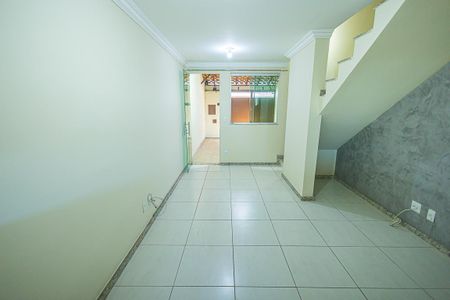 sala de casa à venda com 2 quartos, 70m² em Jardim Leblon, Belo Horizonte