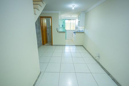 sala de casa à venda com 2 quartos, 70m² em Jardim Leblon, Belo Horizonte
