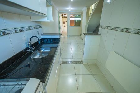 cozinha de casa à venda com 2 quartos, 70m² em Jardim Leblon, Belo Horizonte