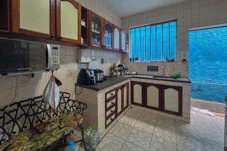 Casa à venda com 240m², 3 quartos e 1 vaga