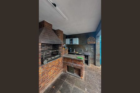 Casa à venda com 240m², 3 quartos e 1 vaga