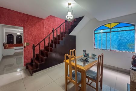 Casa à venda com 240m², 3 quartos e 1 vaga