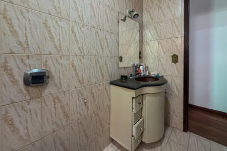 Casa à venda com 240m², 3 quartos e 1 vaga