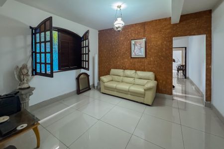 Casa à venda com 3 quartos, 240m² em Pindorama, Belo Horizonte