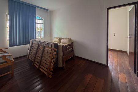 Casa à venda com 240m², 3 quartos e 1 vaga