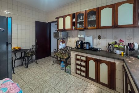 Casa à venda com 240m², 3 quartos e 1 vaga